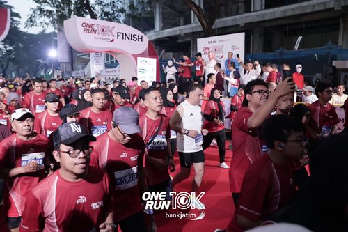 Race photo from ONE RUN 10 K