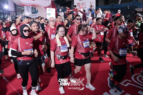 Race photo from ONE RUN 10 K
