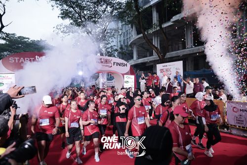 Race photo from ONE RUN 10 K