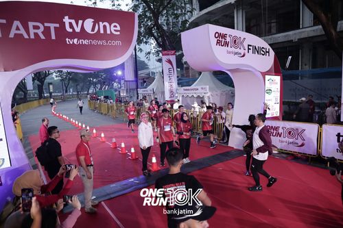 Race photo from ONE RUN 10 K