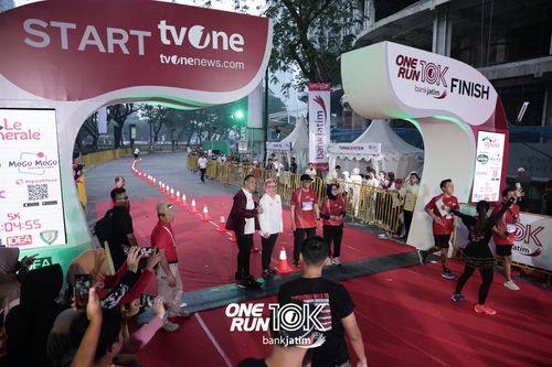 Race photo from ONE RUN 10 K