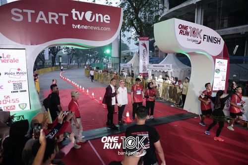 Race photo from ONE RUN 10 K