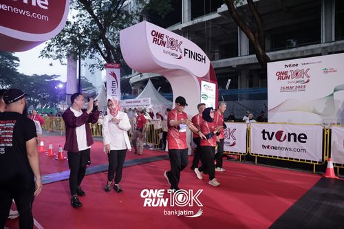 Race photo from ONE RUN 10 K