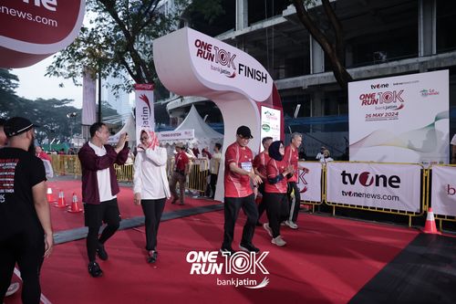 Race photo from ONE RUN 10 K