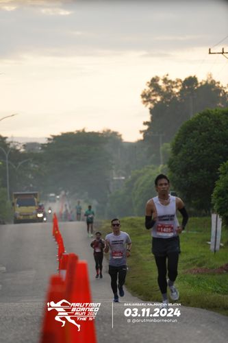 Race photo from Arutmin Borneo Run 2024