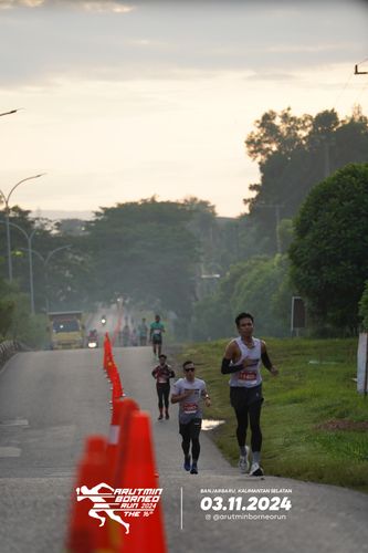 Race photo from Arutmin Borneo Run 2024