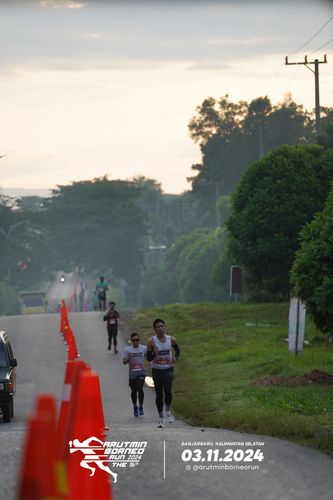 Race photo from Arutmin Borneo Run 2024