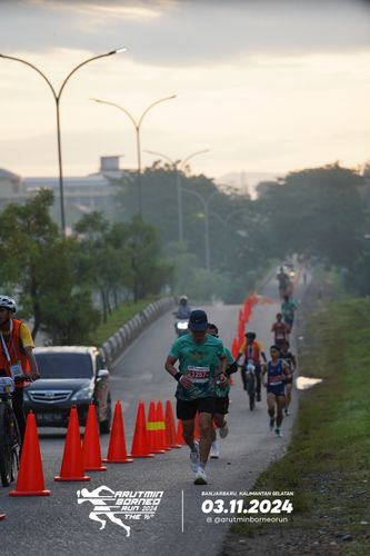 Race photo from Arutmin Borneo Run 2024