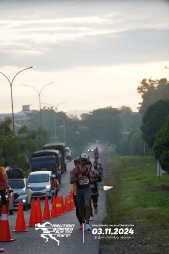 Race photo from Arutmin Borneo Run 2024