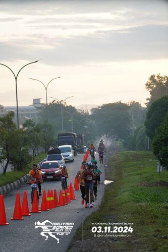 Race photo from Arutmin Borneo Run 2024