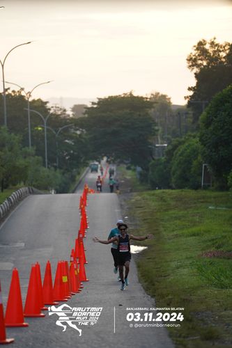 Race photo from Arutmin Borneo Run 2024