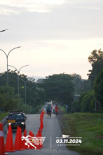 Race photo from Arutmin Borneo Run 2024