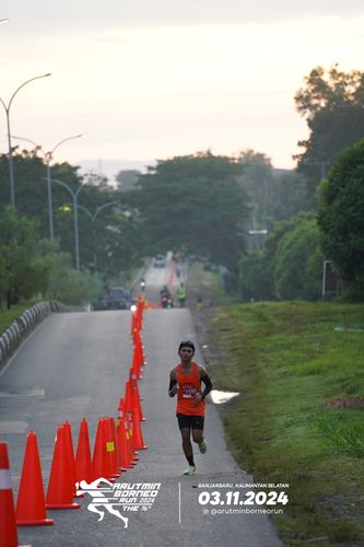 Race photo from Arutmin Borneo Run 2024