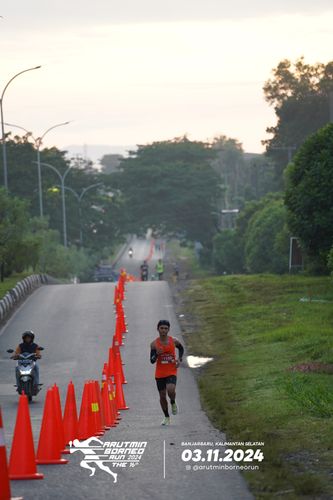 Race photo from Arutmin Borneo Run 2024