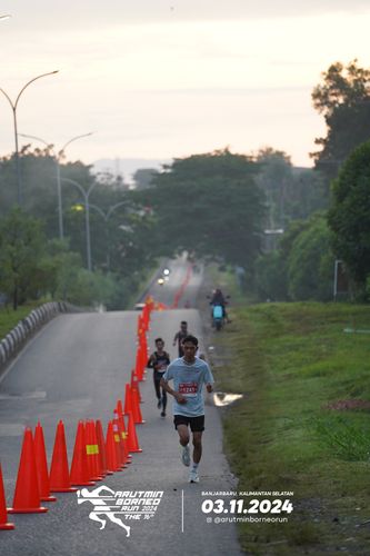 Race photo from Arutmin Borneo Run 2024