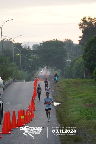Race photo from Arutmin Borneo Run 2024