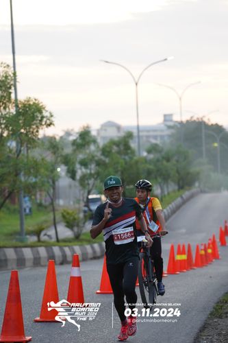 Race photo from Arutmin Borneo Run 2024