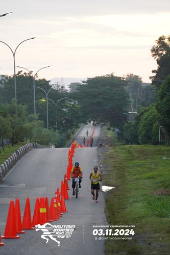 Race photo from Arutmin Borneo Run 2024