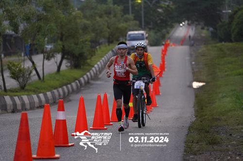 Race photo from Arutmin Borneo Run 2024