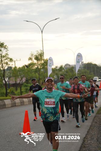 Race photo from Arutmin Borneo Run 2024