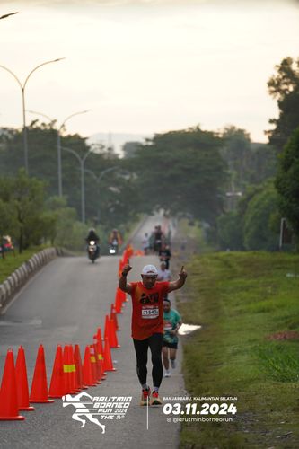 Race photo from Arutmin Borneo Run 2024