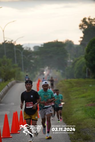Race photo from Arutmin Borneo Run 2024