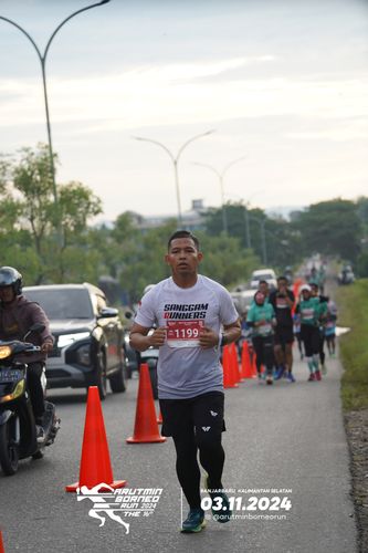 Race photo from Arutmin Borneo Run 2024