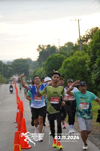 Race photo from Arutmin Borneo Run 2024