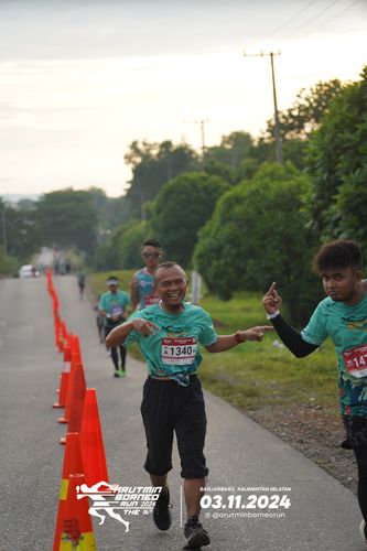 Race photo from Arutmin Borneo Run 2024