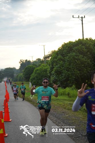 Race photo from Arutmin Borneo Run 2024