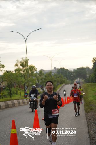 Race photo from Arutmin Borneo Run 2024