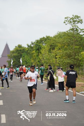 Race photo from Arutmin Borneo Run 2024