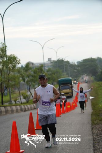 Race photo from Arutmin Borneo Run 2024