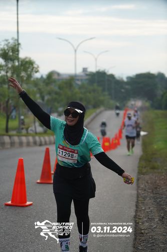 Race photo from Arutmin Borneo Run 2024