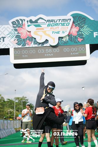 Race photo from Arutmin Borneo Run 2024