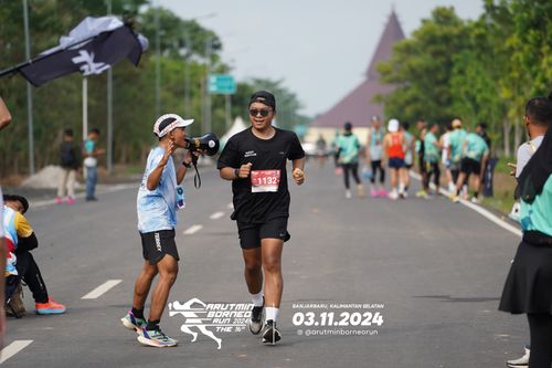 Race photo from Arutmin Borneo Run 2024