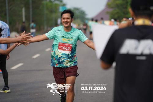Race photo from Arutmin Borneo Run 2024