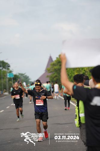 Race photo from Arutmin Borneo Run 2024