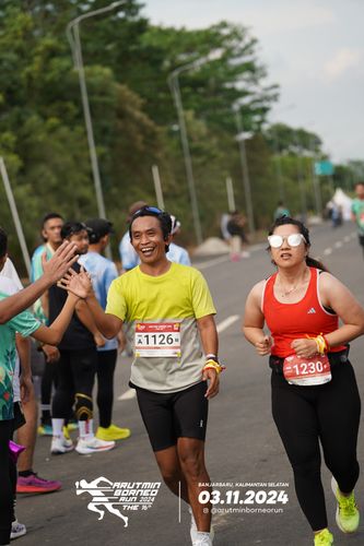 Race photo from Arutmin Borneo Run 2024