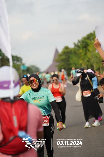Race photo from Arutmin Borneo Run 2024