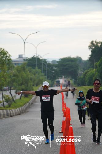 Race photo from Arutmin Borneo Run 2024