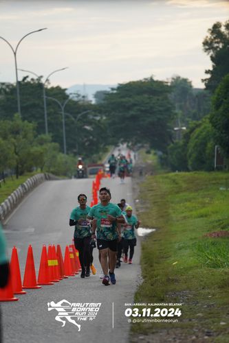 Race photo from Arutmin Borneo Run 2024