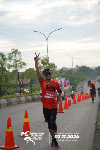 Race photo from Arutmin Borneo Run 2024