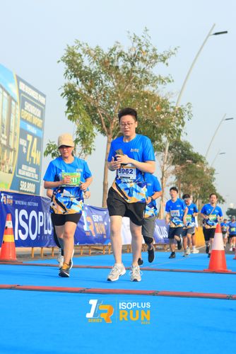 Race photo from ISOPlus Run 2024 Jakarta