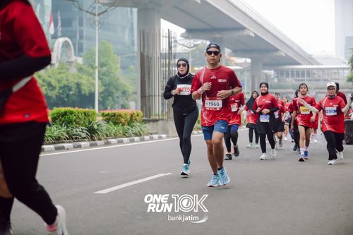 Race photo from ONE RUN 10 K