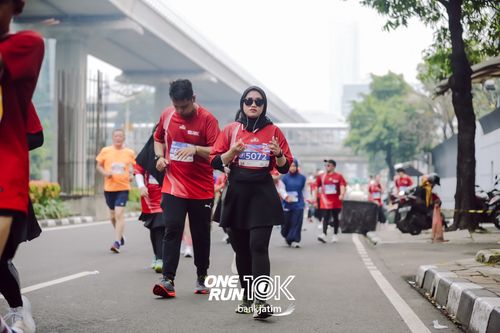 Race photo from ONE RUN 10 K