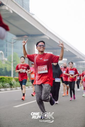 Race photo from ONE RUN 10 K