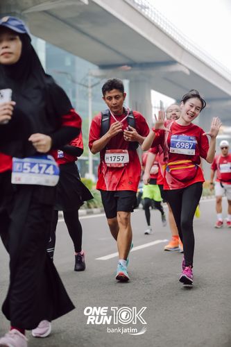 Race photo from ONE RUN 10 K