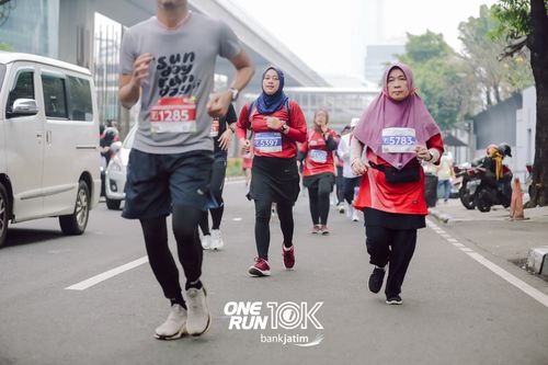 Race photo from ONE RUN 10 K