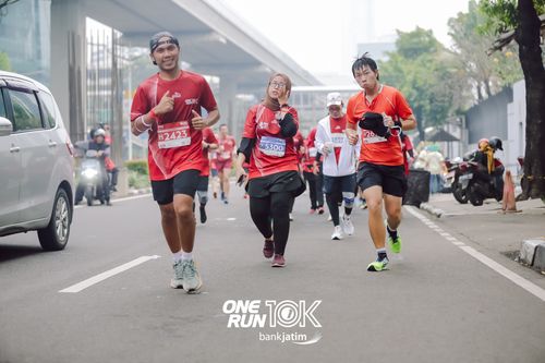 Race photo from ONE RUN 10 K